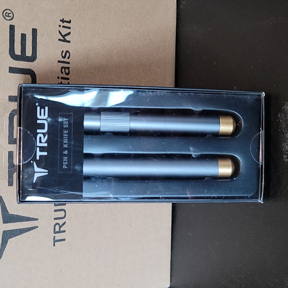 True pen and knife set
